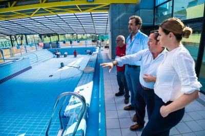 El Ayuntamiento finaliza la reparación de la piscina auxiliar de Torreblanca y comienza su llenado para reabrirla a partir del 4 de diciembre