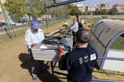 El Ayuntamiento restaura la iluminación del campo B de fútbol de Hytasa