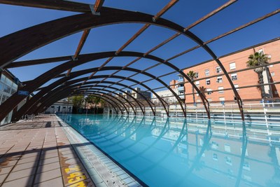 Imagen de archivo de la cubierta de la piscina del Centro Deportivo Entreflores, en 2021.
