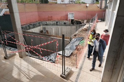 El Ayuntamiento sustituye el vaso de compensación, el sistema de depuración y las bombas de la piscina de Tiro de Línea por 332.999 euros y ampliará las zonas comunes y de ocio