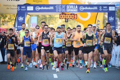 Salida de la 1ª edición de la carrera 15K Sevilla Experience.