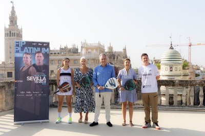 El alcalde Sanz preside la presentación del Cupra FIP Platinum, que convertirá a Sevilla en la única ciudad española en acoger un torneo de esta categoría