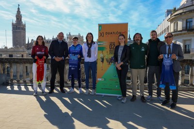 El Ayuntamiento acoge la presentación del XI Duatlón de Sevilla, que registra la mayor participación popular de todo el calendario nacional