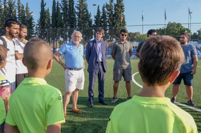 El Ayuntamiento amplía el plan de renovación de campos de césped de fútbol con la adjudicación de los centros deportivos de La Oliva, Andalucía Este y Valdezorras y la reactivación de Vega de Triana por casi un millón de euros