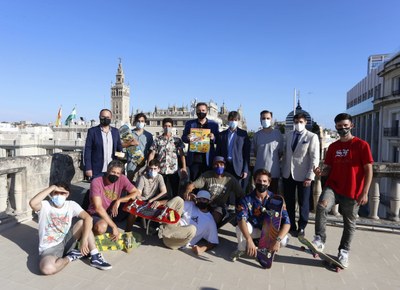 El Ayuntamiento respalda el evento Go Skateboarding Day Sevilla 2021, que se celebra este sábado con la participación de un centenar de personas 