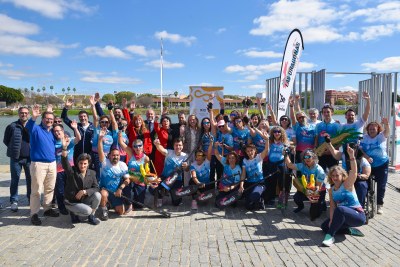 El CAN Triana acoge la botadura de los nuevos barcos dragón del Club Sevilla Dragon y la Asociación BCS 