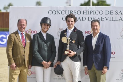 Éxito de participación y público en el I Concurso Hípico de Saltos Ciudad de Sevilla