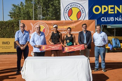 La barcelonesa Judith Hernández se corona en el torneo del Circuito IBP Tenis 1.000 de tierra batida del Club Náutico tras imponerse en la final a la malagueña Valentina Carreras