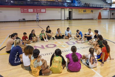 La clausura del campus "Más que Campeonas" reúne a más de 50 niñas en el Centro Deportivo Amate
