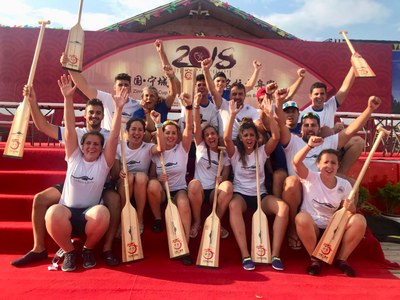 El equipo de Dragon Boat de la UPO se proclamó campeón del mundo universitario en 500 metros y subcampeón en 200 metros