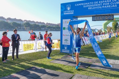 Los clubes Diablillos de Rivas en categoría masculina y Cidade de Lugo Fluvial en femenina, ganadores del Campeonato de España de Triatlón por Clubes Supersprint