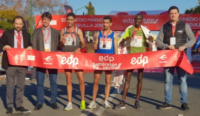 Ruth Waithera pulveriza el récord femenino y El Hassan Oubaddi se impone en categoría masculina de la EDP Media Maratón Sevilla ante 9.500 participantes, mejor cifra de su historia