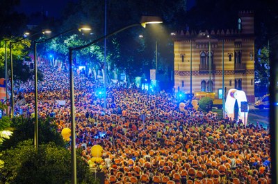25.000 corredores inundan Sevilla en una 37ª Nocturna del Guadalquivir KH7 de récord