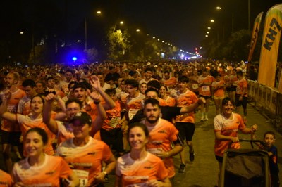 Sevilla celebra una edición histórica de récord con 26.000 corredores en la XXXVIII Carrera Nocturna del Guadalquivir KH-7
