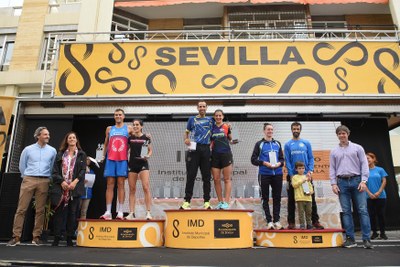 Jesús Brenes y Mamen Ledesma se imponen en el circuito #Sevilla10, que se cierra con los triunfos en la carrera popular CaixaBank – Casco Antiguo de Emilio Martín y Estefanía Rouco tras una de las ediciones más rápidas de su historia