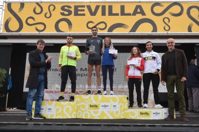 Miguel Ángel Barrera y Carmen Gutiérrez Peña ganan la carrera de Nervión-San Pablo que inicia el circuito popular #Sevilla10 del Ayuntamiento de Sevilla