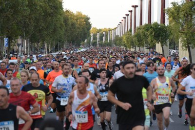 Pedro Garrido Bejarano e Inmaculada Díaz Muñoz se proclaman vencedores de la ‘Carrera Casco Antiguo CaixaBank’ 