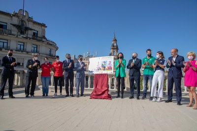 Presentación del cartel de la 55 regata Sevilla-Betis, en el Ayuntamiento de Sevilla.