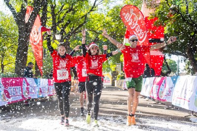 Vuelve la Carrera Papá Noel de Sevilla