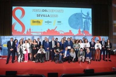 La velocista Maribel Pérez y el piragüista Tano García de la Borbolla, premiados como mejores deportistas del año en la tradicional Fiesta del Deporte 