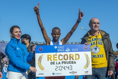 200 corredores de élite  internacional tomarán la salida del Zurich Maratón de Sevilla 2023 con el objetivo de batir  todos los récords